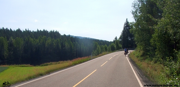 Mit dem Fahrrad durch Norwegen: Radtour von Rollag über Kongsberg nach Svarstad.