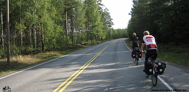 Mit dem Fahrrad durch Finnland: Radtour von Karjalohja über Lohja und Espoo nach Helsinki.