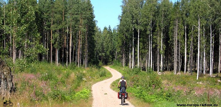 Mit dem Fahrrad durch Finnland: Radtour von Porvoo über Liljendal nach Kouvola.