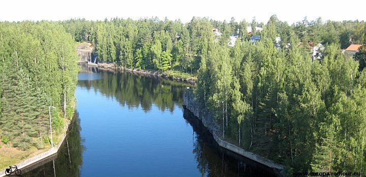 Mit dem Fahrrad durch Finnland: Radtour von Lappenranta entlang des Saimaa-Kanal nach Vyborg.