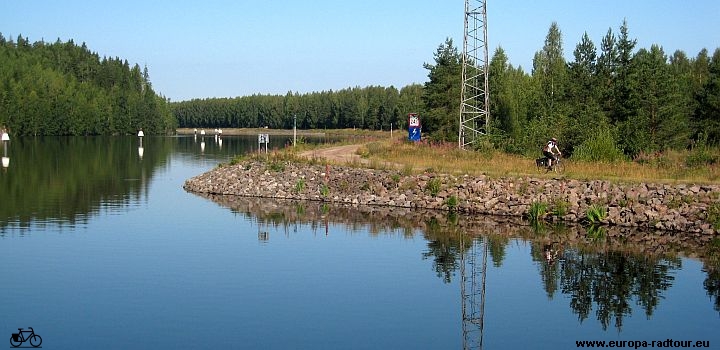 Mit dem Fahrrad durch Finnland: Radtour von Lappenranta entlang des Saimaa-Kanal nach Vyborg.