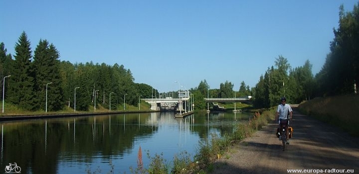 Mit dem Fahrrad durch Finnland: Radtour von Lappenranta entlang des Saimaa-Kanal nach Vyborg.