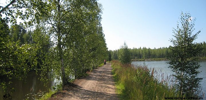 Mit dem Fahrrad durch Finnland: Radtour von Lappenranta entlang des Saimaa-Kanal nach Vyborg.