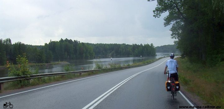 Mit dem Fahrrad durch Finnland: Radtour von Lappenranta entlang des Saimaa-Kanal nach Vyborg.