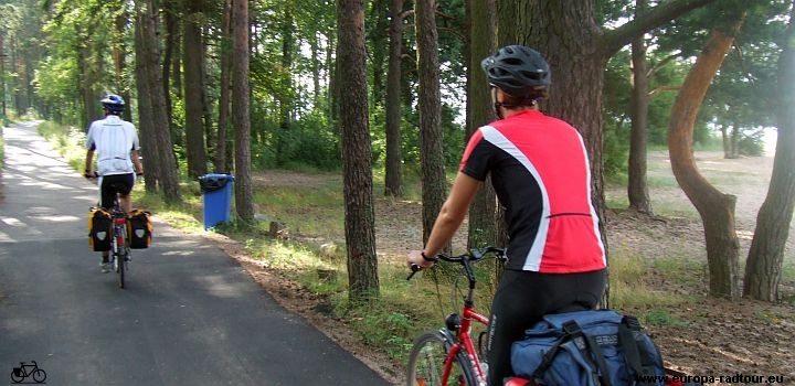 Mit dem Fahrrad durch Russland: Radtour von Zelengotsk (Зеленого́рск) nach St. Petersburg (Са́нкт-Петербу́рг).